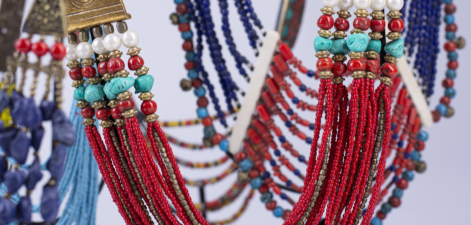 Ожерелье на подставке NECKLACE RED AND BRASS Ожерелье на подставке NECKLACE RED AND BRASS - Loft-Concept в Костроме