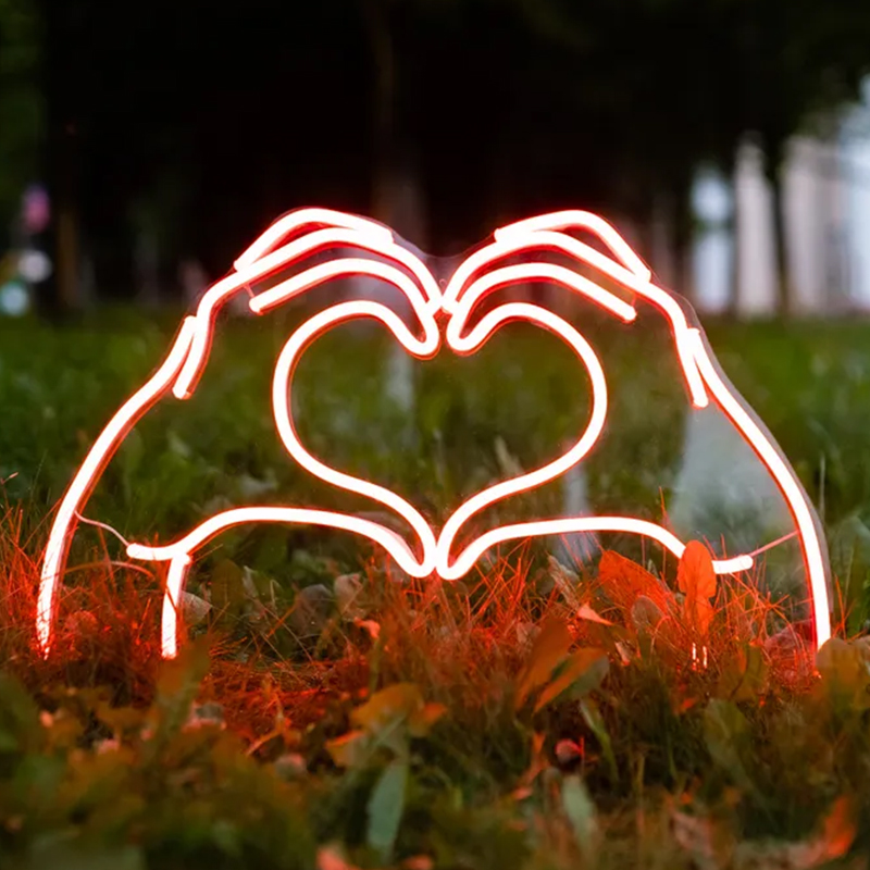 Неоновая лампа Heart Hands Neon Lamp Красный Прозрачный Неоновая лампа Heart Hands Neon Lamp Красный Прозрачный в Костроме | Loft Concept
