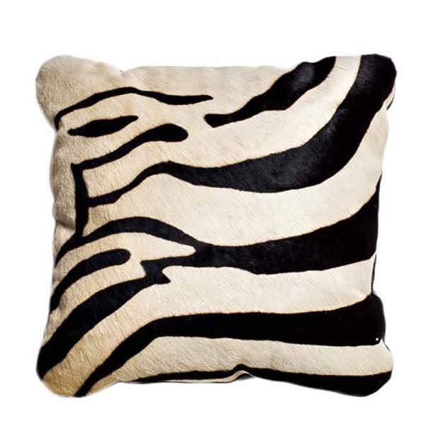 Подушка меховая Zebra Белый Черный Подушка меховая Zebra Белый Черный в Костроме | Loft Concept