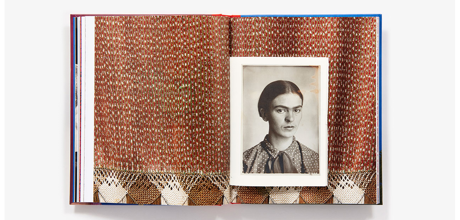 Frida Kahlo Making Her Self Up HB - фото №1