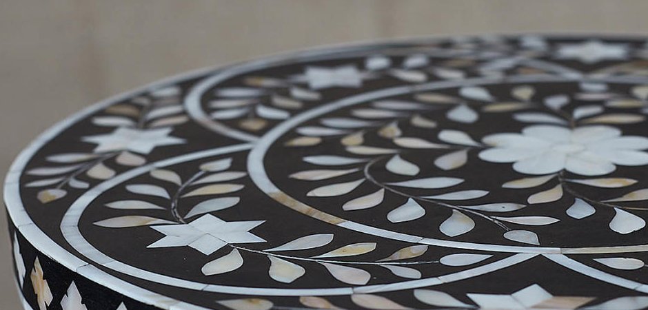 Приставной столик Inlaid Bone Flowers Приставной столик Inlaid Bone Flowers - Loft-Concept в Костроме