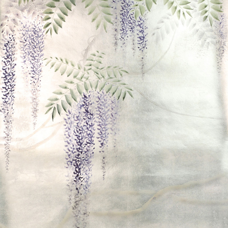 Обои в японском стиле Wisteria Lavender on White Metal gilded paper with pearlescent antiquing Обои в японском стиле Wisteria Lavender on White Metal gilded paper with pearlescent antiquing в Костроме | Loft Concept