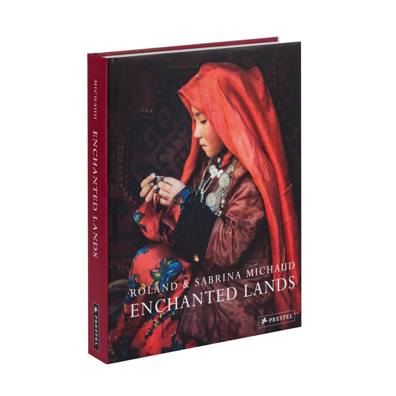 Книга ROLAND & SABRINA MICHAUD: ENCHANTED LANDS Книга ROLAND & SABRINA MICHAUD: ENCHANTED LANDS в Костроме | Loft Concept