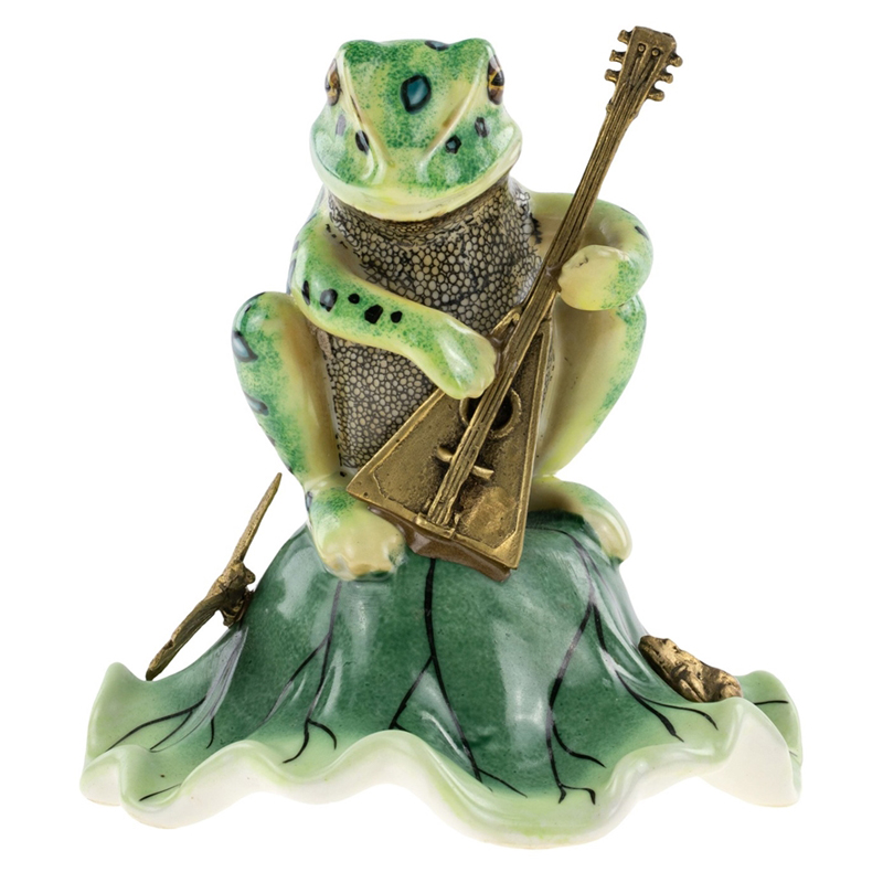 Статуэтка Frog and Balalaika Зеленый Золотой Статуэтка Frog and Balalaika Зеленый Золотой в Костроме | Loft Concept
