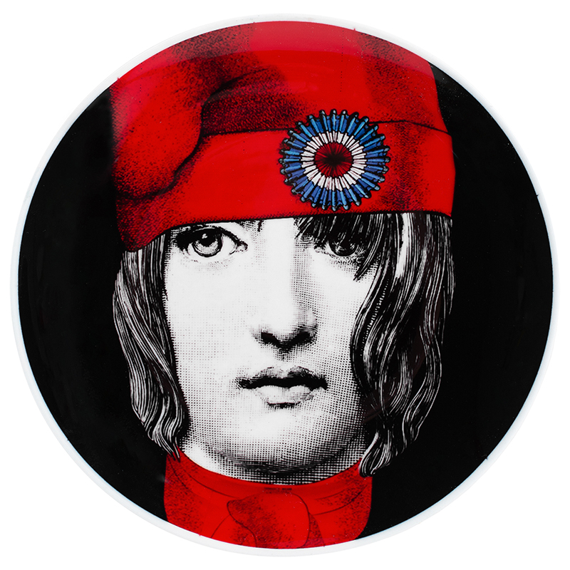 Декоративная тарелка Fornasetti Черный Красный Синий Декоративная тарелка Fornasetti Черный Красный Синий в Костроме | Loft Concept