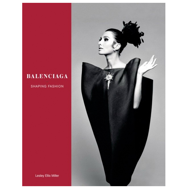 Balenciaga: Shaping Fashion Balenciaga: Shaping Fashion в Костроме | Loft Concept