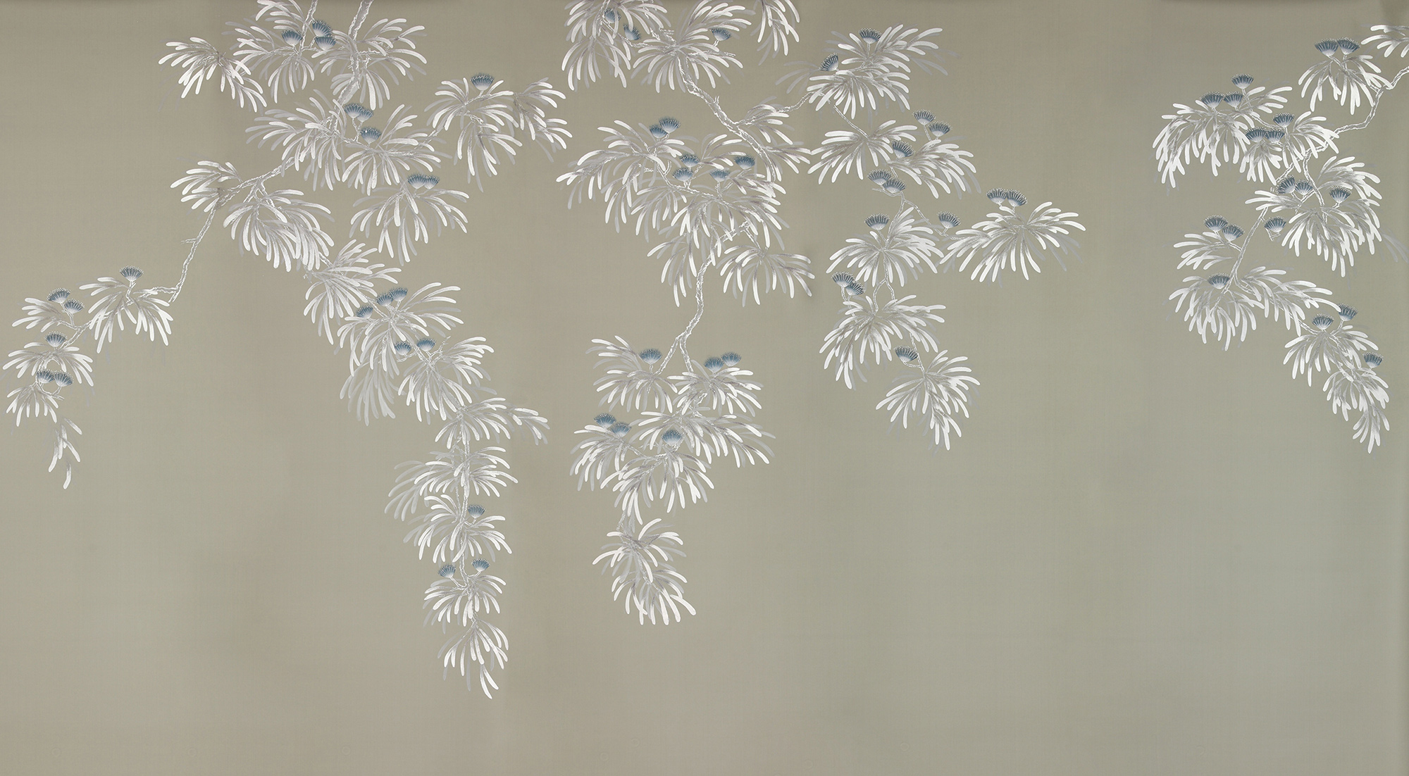Обои ручная роспись Silk Tree Special Colourway on Pale Grey dyed silk Обои ручная роспись Silk Tree Special Colourway on Pale Grey dyed silk - постер Loft-Concept в Костроме