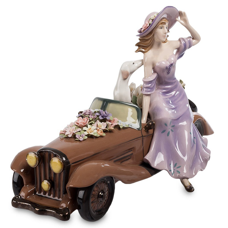 Статуэтка фарфоровая Девушка с автомобилем Charming Statuette Сиреневый Коричневый Белый Зеленый Розовый Статуэтка фарфоровая Девушка с автомобилем Charming Statuette Сиреневый Коричневый Белый Зеленый Розовый в Костроме | Loft Concept