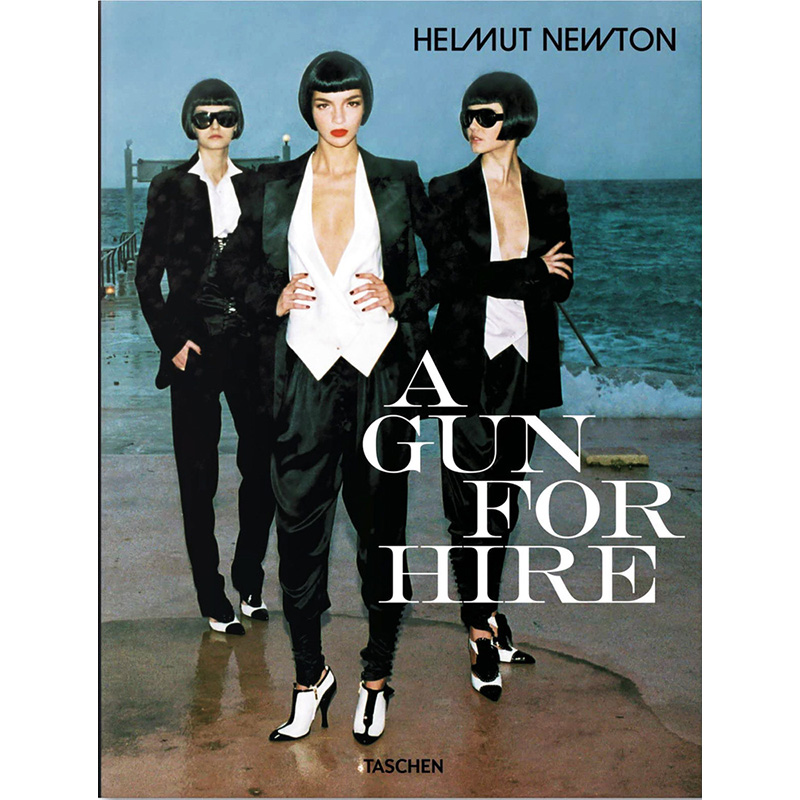 Helmut Newton: a Gun for Hire Черный Белый Голубой Helmut Newton: a Gun for Hire Черный Белый Голубой в Костроме | Loft Concept