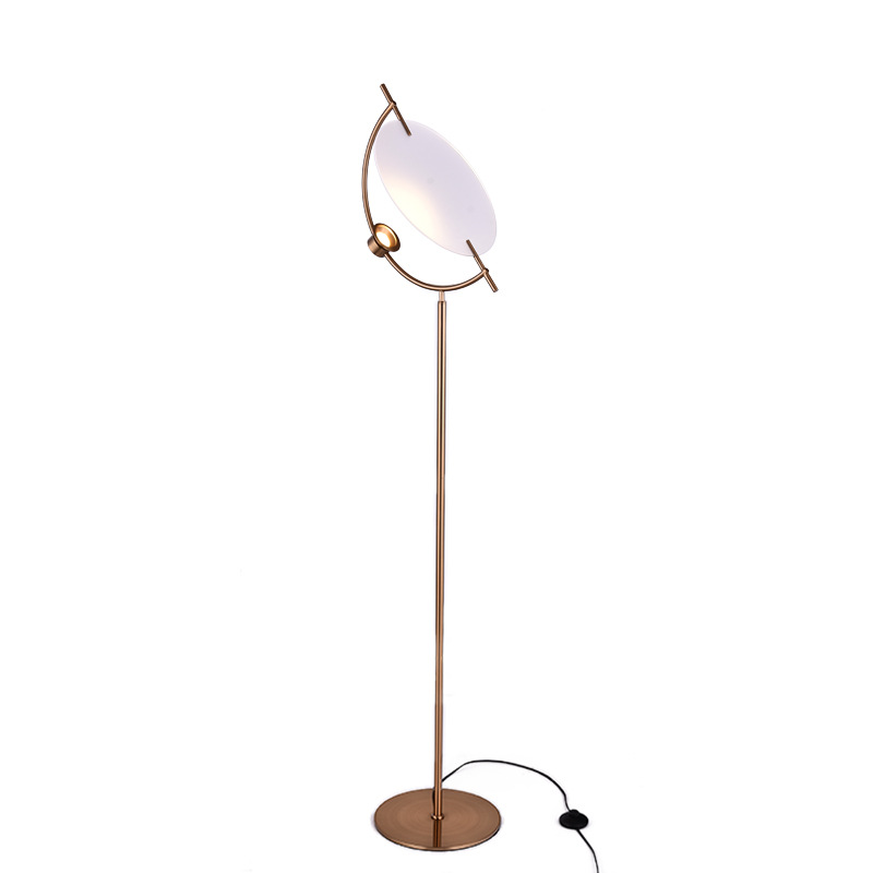Торшер Gaspar Floor lamp Белый Золотой Торшер Gaspar Floor lamp Белый Золотой в Костроме | Loft Concept