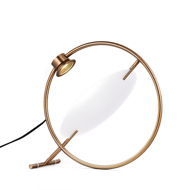 Настольная лампа Gaspar Table Lamp Золотой Белый Настольная лампа Gaspar Table Lamp Золотой Белый в Костроме | Loft Concept