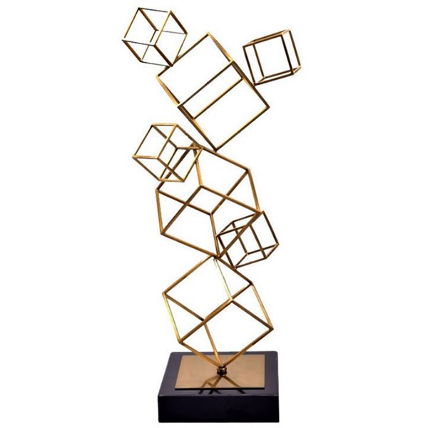 Статуэтка Cube Balance Stat gold Черный Глянцевое золото Статуэтка Cube Balance Stat gold Черный Глянцевое золото в Костроме | Loft Concept