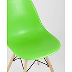 Пластиковый стул на ножках из массива бука Eames Light Green варинант исполнения - 2 | Loft Concept в Костроме