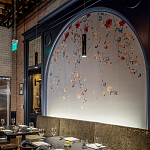 Обои ручная роспись Falling Flowers Standard colourway on Pale Grey dyed silk варинант исполнения - 3 | Loft Concept в Костроме