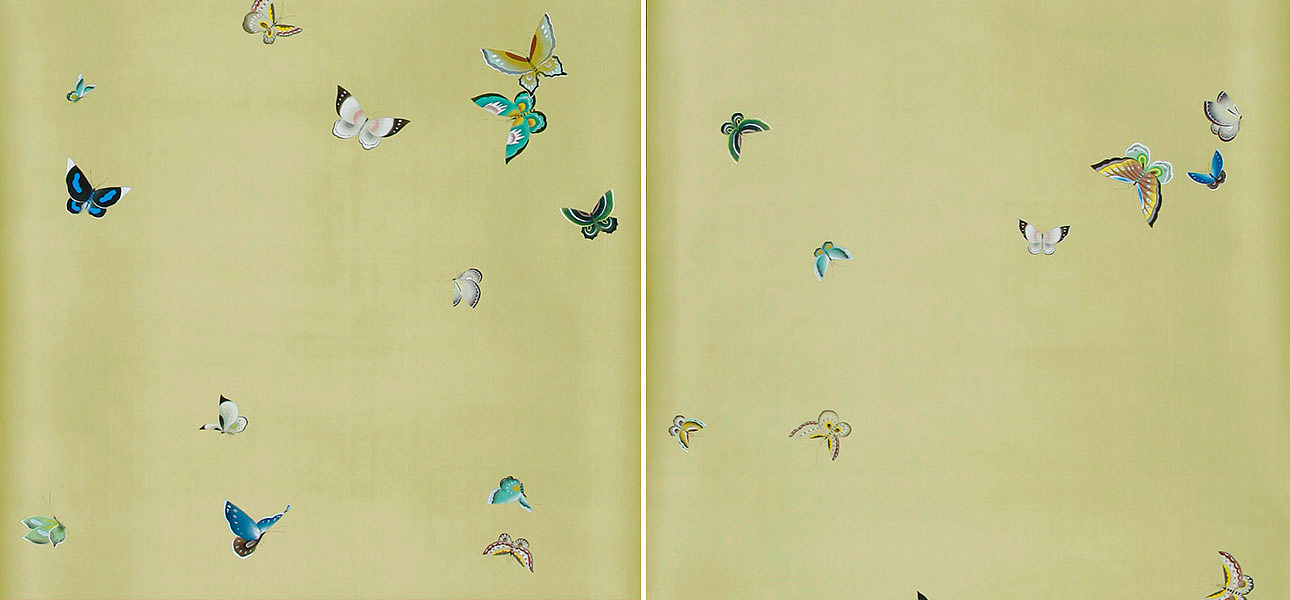 Обои ручная роспись Butterflies Special Colourway on Pea Green dyed silk Обои ручная роспись Butterflies Special Colourway on Pea Green dyed silk - Loft-Concept в Костроме