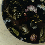 Круглый поднос из эпоксидной смолы с цветами черный Epoxy Resin Flowers Tray Black варинант исполнения - 4 | Loft Concept в Костроме