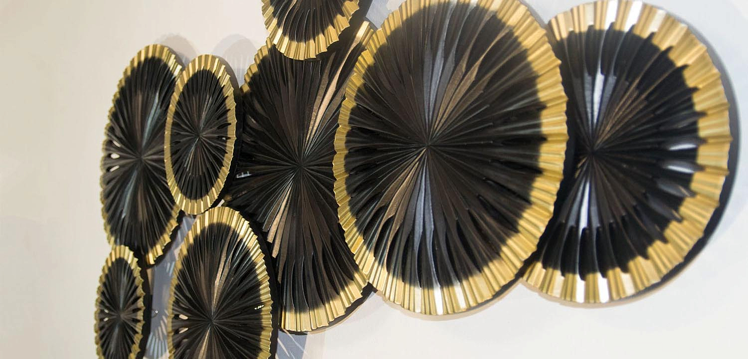 Арт-объект Apollo Black and Gold Wall Plaque Disc gap 8 Арт-объект Apollo Black and Gold Wall Plaque Disc gap 8 - Loft-Concept в Костроме