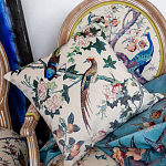 Подушка декоративная с изображением птицы в саду Beige Chinoiserie Birds in the Rose Garden Cushion варинант исполнения - 3 | Loft Concept в Костроме