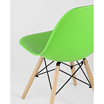 Пластиковый стул на ножках из массива бука Eames Light Green варинант исполнения - 3 | Loft Concept в Костроме