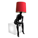 Лампа MANNEQUIN LAMP с абажуром девушка на кресле варинант исполнения - 2 | Loft Concept в Костроме