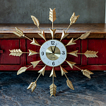 Часы настенные золотые из металла с декором в виде стрел Current Time варинант исполнения - 2 | Loft Concept в Костроме