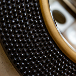 Зеркало в черной фактурной раме с золотым кантом Summon the Light варинант исполнения - 2 | Loft Concept в Костроме