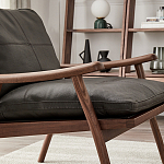 Кресло c каркасом из массива дерева и мягкой кожаной обивкой Walnut Armchair варинант исполнения - 6 | Loft Concept в Костроме