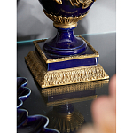 Подсвечник из темно-синего фарфора с бронзовыми элементами и цветами Eden Garden варинант исполнения - 6 | Loft Concept в Костроме