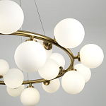 Кольцевая люстра с белыми стеклянными  плафонами в форме шара Berries Chandelier варинант исполнения - 3 | Loft Concept в Костроме