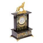 Часы настольные с декором в виде волка из натурального камня Офиокальцит Wolf Stone Clock варинант исполнения - 2 | Loft Concept в Костроме