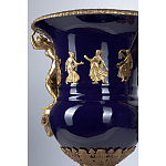 Ваза темно-синего цвета из фарфора с бронзовыми ручками в виде фигур Eden Garden porcelain and bronze варинант исполнения - 3 | Loft Concept в Костроме