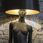 Лампа MANNEQUIN LAMP с абажуром изгибы тела варинант исполнения - 6 | Loft Concept в Костроме