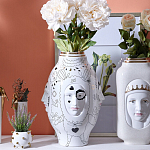 Ваза с декоративными лицами и графическими элементами в виде сердец и символов Faces of Imagination варинант исполнения - 5 | Loft Concept в Костроме