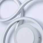 Бра белого цвета с изогнутыми световыми линиями и круглым основанием Luke Lampco Tracer Lamp варинант исполнения - 5 | Loft Concept в Костроме