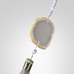 Люстра подвесная с 8-ю шарообразными плафонами из белого стекла с подвесками из камня и кисточками Agatelle варинант исполнения - 8 | Loft Concept в Костроме