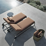 Шезлонг на металлическом каркасе с регулируемой спинкой GUELL Sunbed варинант исполнения - 2 | Loft Concept в Костроме