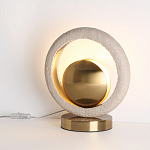 Настольная лампа с бежевым текстурным кольцом и латунным шаром в центре Tactile   варинант исполнения - 4 | Loft Concept в Костроме