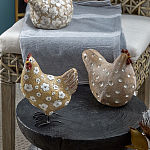 Статуэтка курица с резными белыми цветами на бежевой фактурной поверхности Rustic Chicken варинант исполнения - 4 | Loft Concept в Костроме