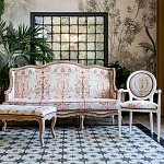 Трехместный диван из массива бука бежевый с растительным орнаментом Raffael Renaissance Beige Sofa варинант исполнения - 9 | Loft Concept в Костроме