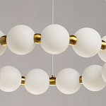 Люстра круглая с матовыми белыми шарами PEARLS Suspension варинант исполнения - 4 | Loft Concept в Костроме