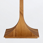 Настольная лампа со скошенным конусовидным абажуром и фигурной ножкой в цвете тик Accord Lighting варинант исполнения - 5 | Loft Concept в Костроме