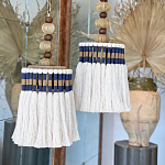 Подвесной светильник с подвесом из деревянных бусин и абажуром из кисточек Аmbiance варинант исполнения - 2 | Loft Concept в Костроме