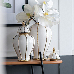 Ваза с золотыми полосами на белом фоне Chinoiserie Ceramics варинант исполнения - 2 | Loft Concept в Костроме