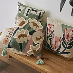 Подушка с цветочным принтом и кисточками Blooming Elegance Daisy варинант исполнения - 8 | Loft Concept в Костроме