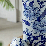 Ваза цилиндрической формы с крышкой и синим цветочным узором на белом фоне Blue & White Ornament варинант исполнения - 4 | Loft Concept в Костроме