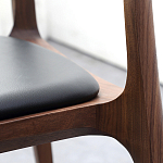 Стул деревянный с мягким сиденьем из черной натуральной кожи Moon Walnut Furniture варинант исполнения - 7 | Loft Concept в Костроме