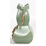 Ваза зеленого цвета из фарфора с бронзовыми ручками в виде драконов и рельефным цветочным декором Eden Garden porcelain and bronze варинант исполнения - 3 | Loft Concept в Костроме