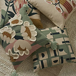 Подушка декоративная зеленого цвета с геометрическим рисунком Divine Abstractions варинант исполнения - 8 | Loft Concept в Костроме