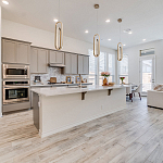 Подвесной светильник золотого цвета с двумя вытянутыми овальными рамками в форме скрепки Eurofase варинант исполнения - 7 | Loft Concept в Костроме