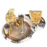 Икорница со стопками с декором "Рыбак с санями" с гравировкой на подставке из натуральных камней Агат Мрамор Decorative Cavair Dishes варинант исполнения - 7 | Loft Concept в Костроме